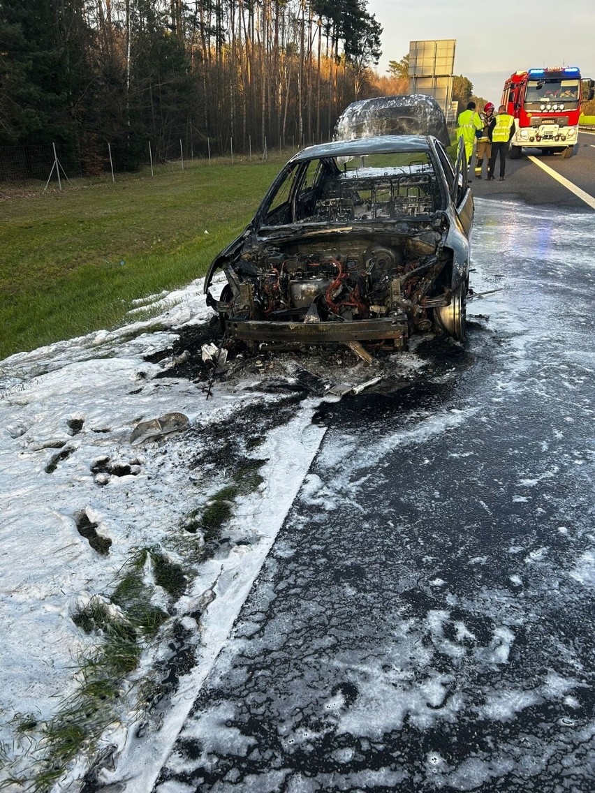 Pożar samochodu osobowego na autostradzie A2 w kierunku Świecka