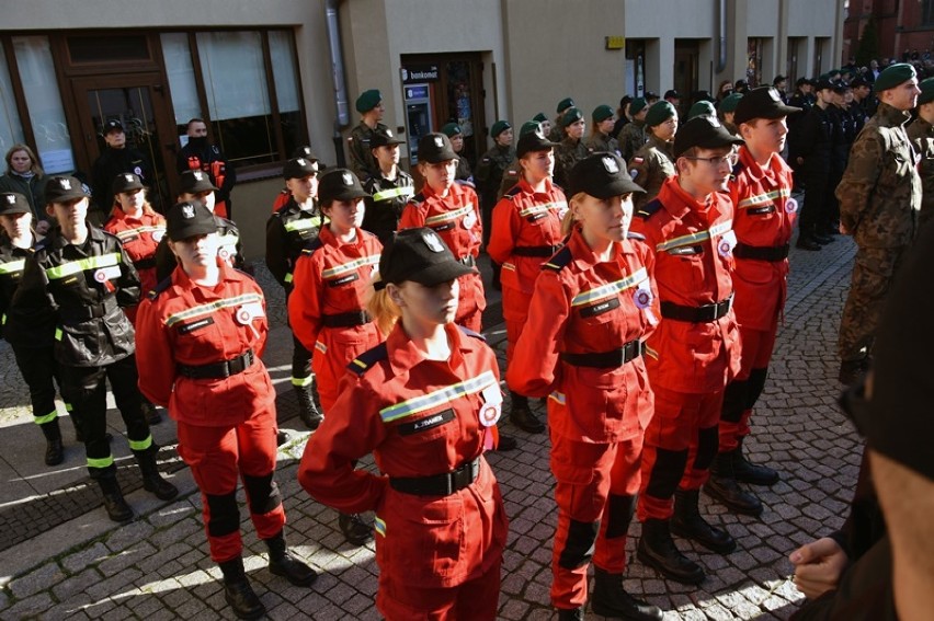 Ślubowanie klas mundurowych w Legnicy.