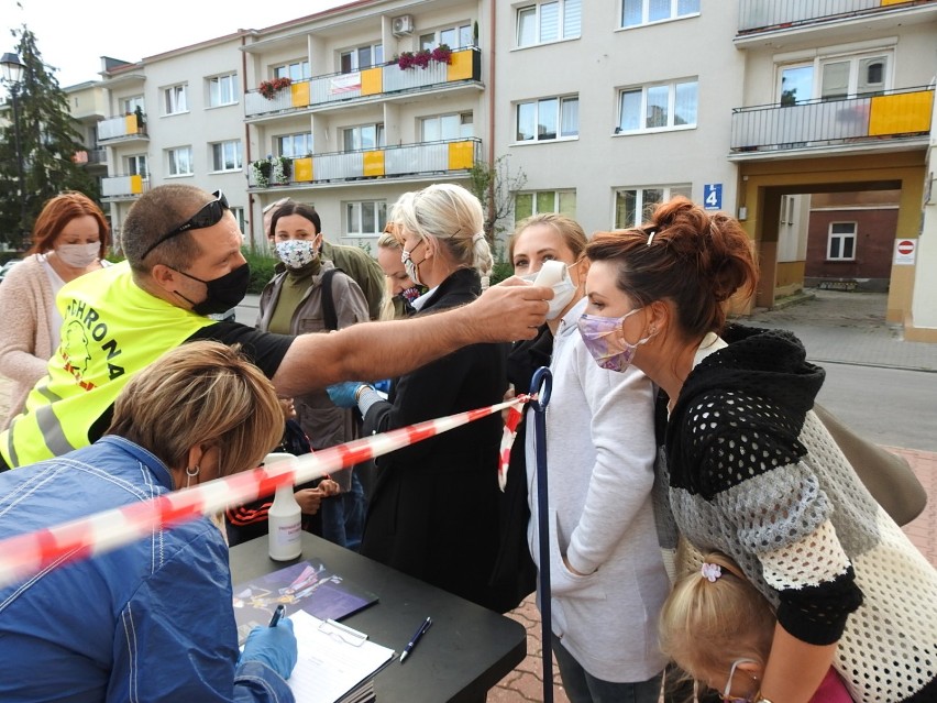 Walizka 2020. Spotkania teatralne na ulicach miasta i w maseczkach. Podróż ścieżkami Romów Teatru Migro [zdjęcia]