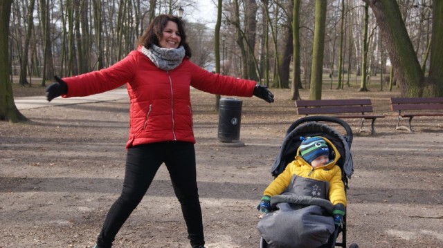 „Zima nie jest zła”. Rodzinna zabawa z BuggyGym w kaliskim parku
