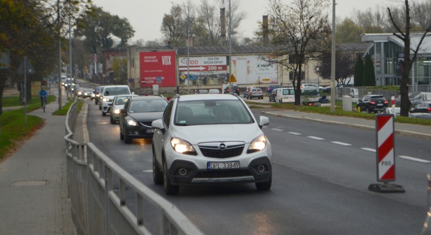 Na DK 12 w Głogowie, z ulicy Kamienna Droga będzie lewoskręt...