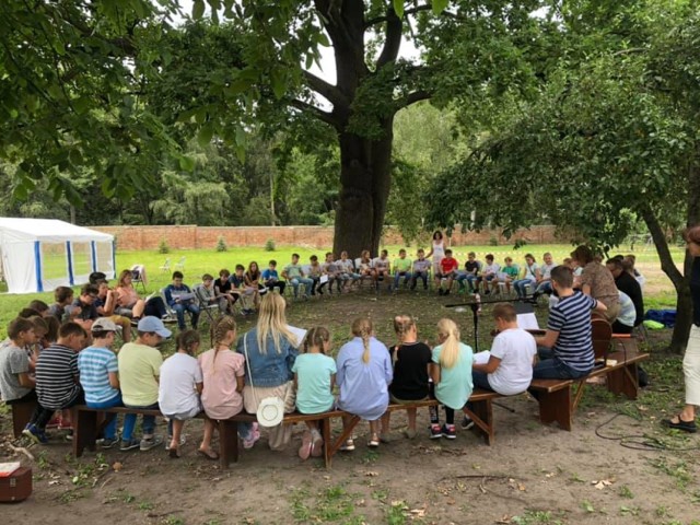 W czwartek, 1 sierpnia, w parafii Niepokalanego Poczęcia Najświętszej Marii Panny rozpoczęły się półkolonie dla dzieci. Uczestniczy w nich 60 dzieci z Rawy i okolic.