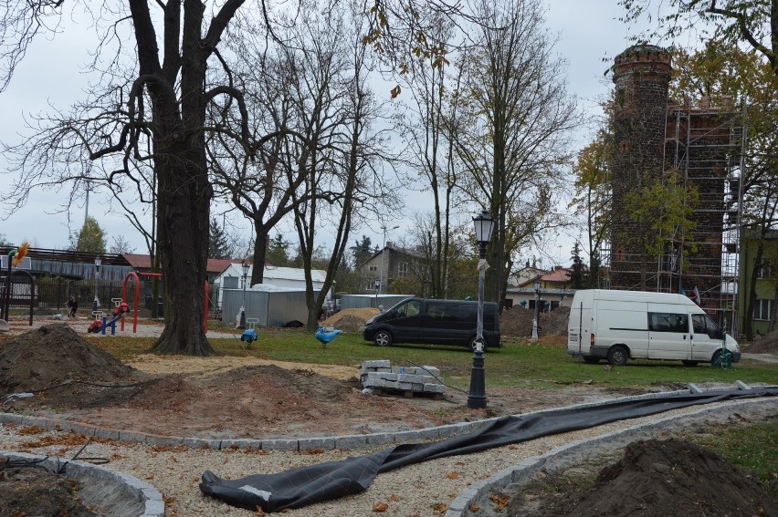 Renowacja zabytkowej baszty generała Klickiego w Łowiczu i otaczającego ją parku [ZDJĘCIA] 