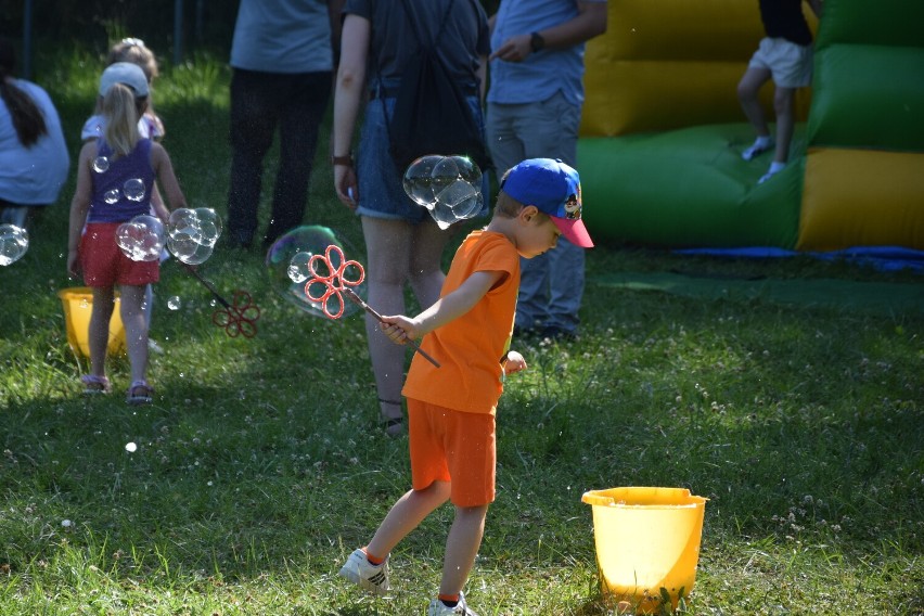 Festiwal Baniek Mydlanych 2022 w Wieluniu. Dzieci bawiły się doskonale ZDJĘCIA