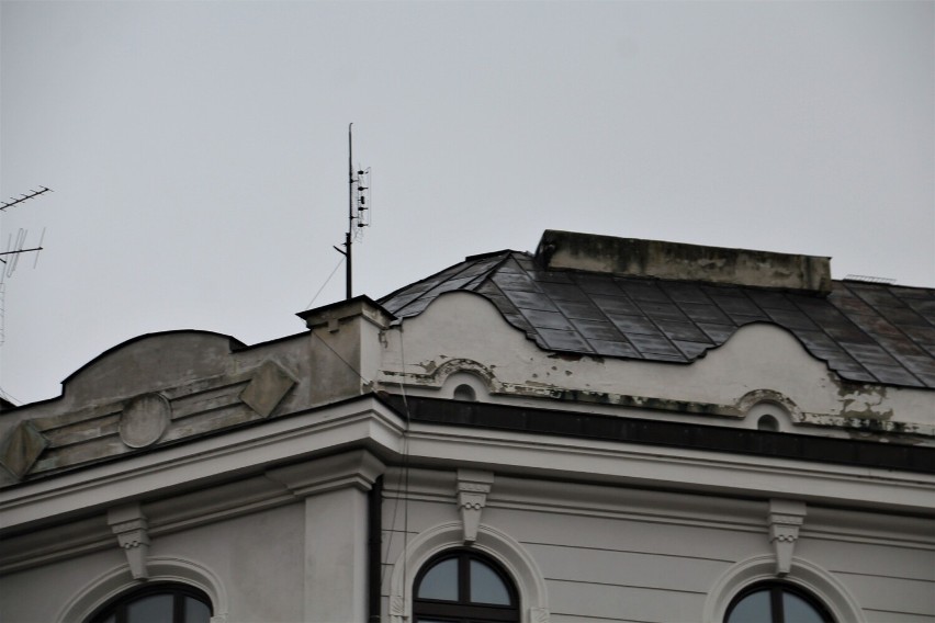 Dach przecieka, a na strychu hulają gołębie. Jest jednak szansa na kompleksowy remont Domu Centralnego w Zamościu