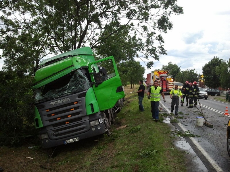 Marcinkowice: Zderzenie dwóch ciężarówek na drodze Wrocław - Oława (ZDJĘCIA)