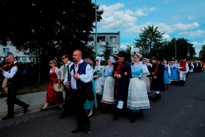 Dożynkowa niedziela w Chełmnie. Impreza była bardzo udana [ZDJĘCIA]