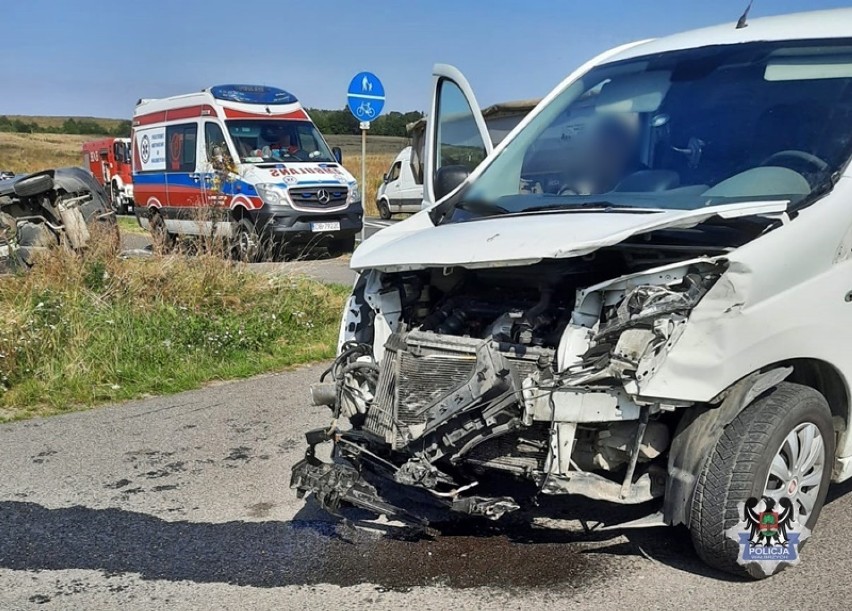 Poważny wypadek na ulicy Uczniowskiej - dwie osoby trafiły do szpitala! [ZDJĘCIA]