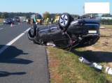 Wypadek w Dąbrowicach: Dachował samochód osobowy