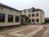 Gmina Gomunice dostała dofinansowanie na budowę sali gimnastycznej w ZSP w Chrzanowicach