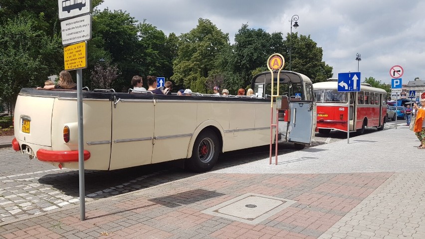 Przejażdżka starym autobusem