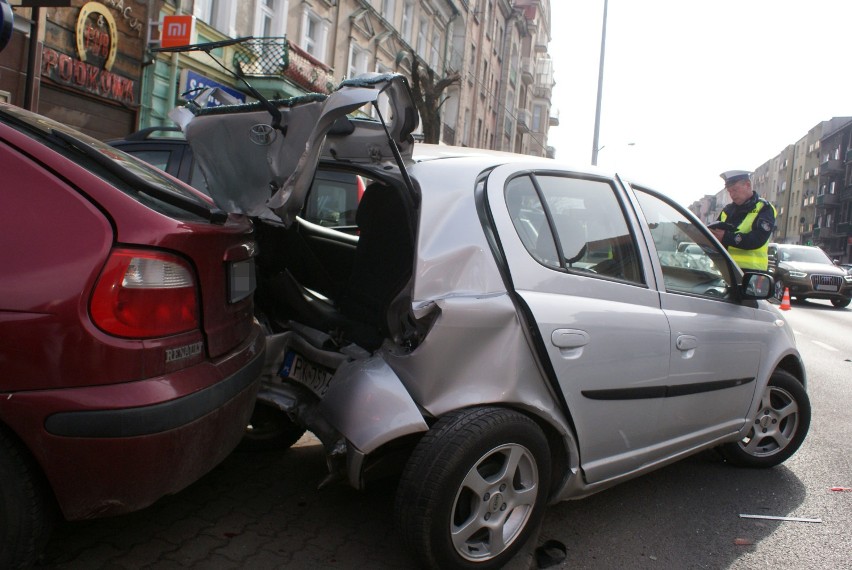 Wypadek na ulicy Górnośląskiej w Kaliszu. Dwie osoby zostały...