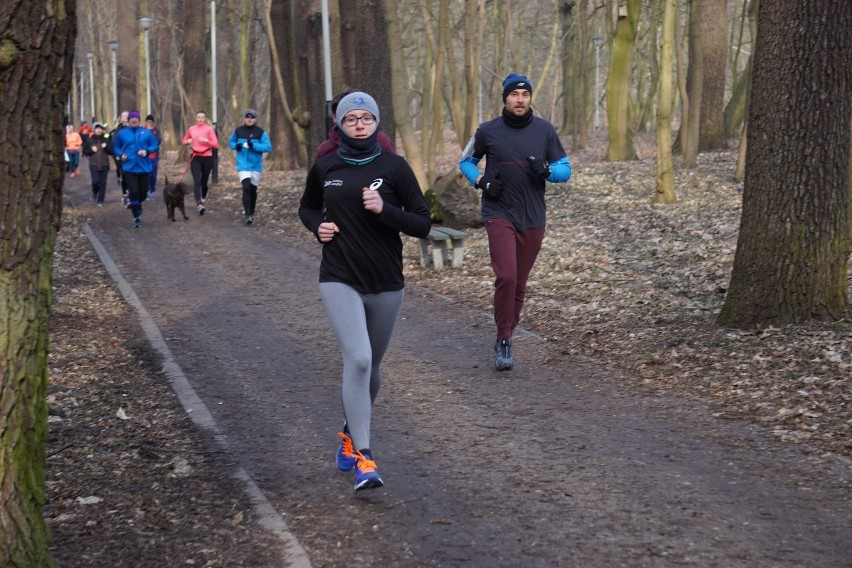 Przedświąteczny parkrun Bydgoszcz. Kurczaki i zajączki biegały nad Kanałem Bydgoskim [zdjęcia, wideo, wyniki]