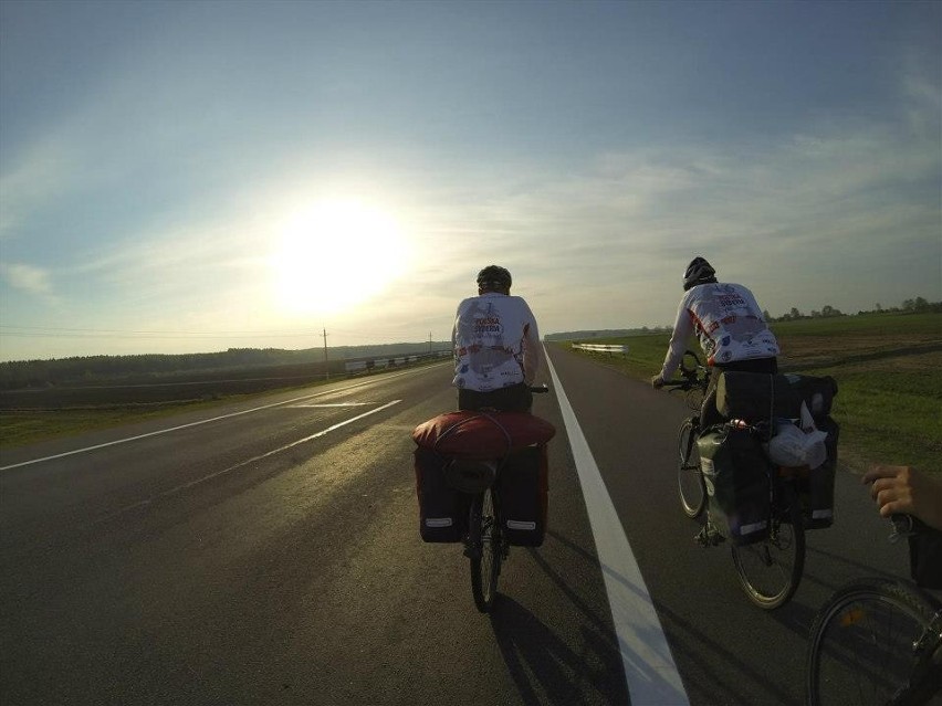 Od soboty Niniwa Team przemieszcza się po Rosji. Rowerzyści odwiedzili Katyń i Smoleńsk [FOTO]