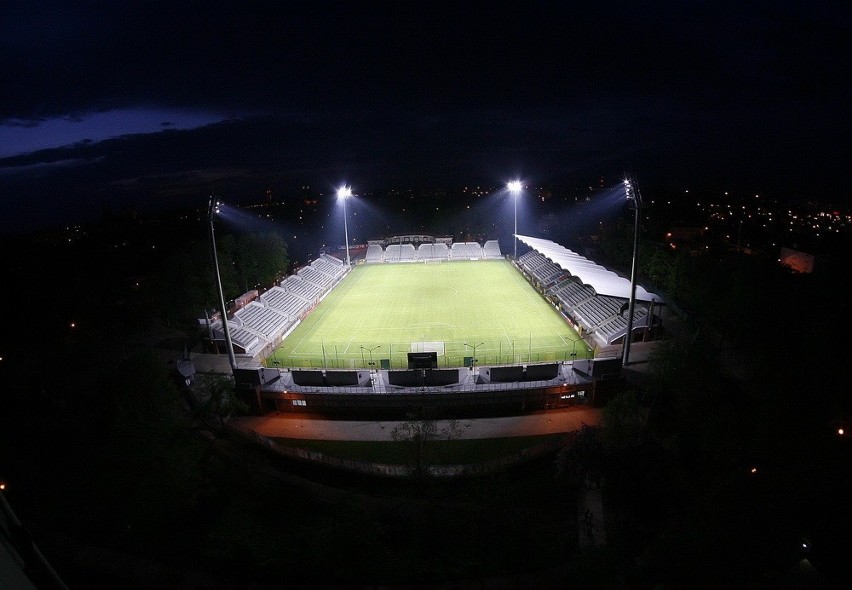 Legnica: Oświetlenie Stadionu Miejskiego (ZDJĘCIA)