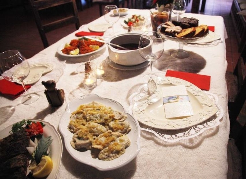 Wigilijne potrawy na wynos w Oleśnicy i Sycowie. Sprawdziliśmy ofertę świątecznego cateringu