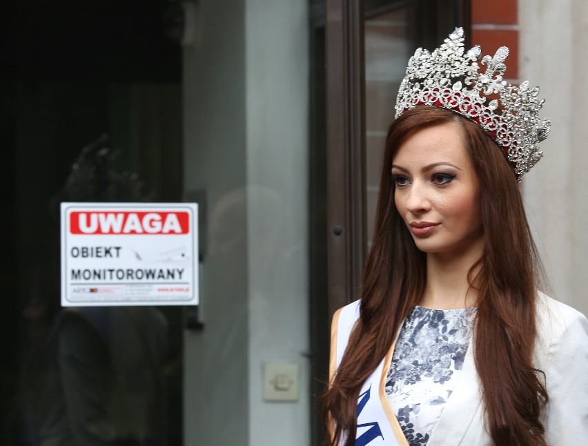 Ada Sztajerowska, Miss Polski odwiedziła wczoraj DPS w...