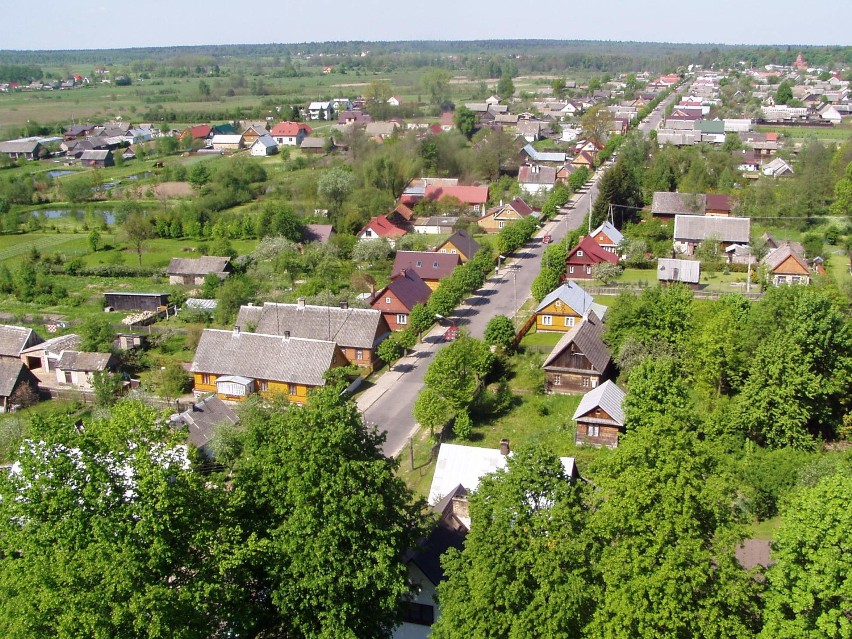 Białowieża to spora wieś, która jest siedzibą Białowieskiego...