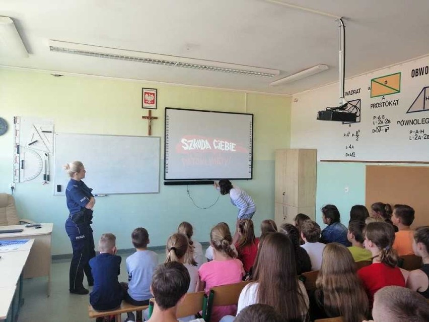 Gmina Nowy Dwór Gd. „Narkotyki i dopalacze zabijają” - młodzież z Kmiecina przeciwko uzależnieniom