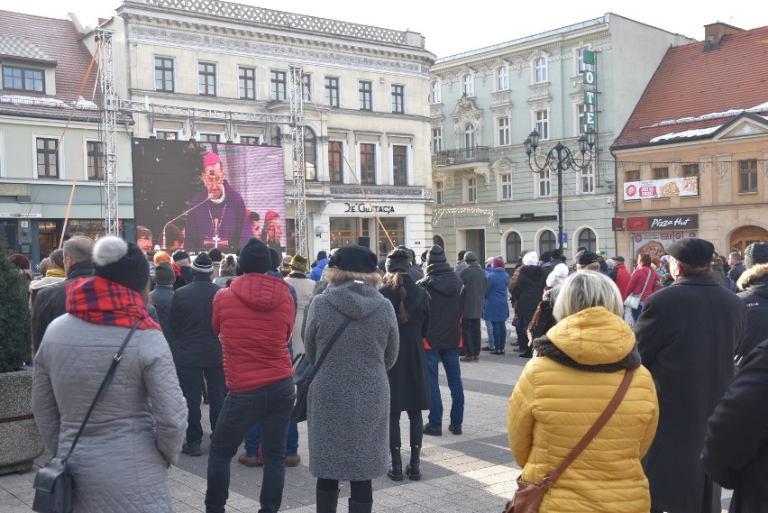 Pożegnanie Pawła Adamowicza w Rybniku na rynku