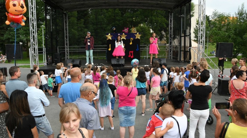 Wspaniałą zabawę zapewnili dzieciom organizatorzy...