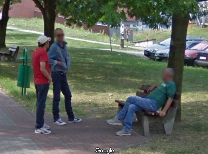 Oto zdjęcia mieszkańców Dąbrowy Górniczej na Google Street View. Odnajdujecie się nich?
