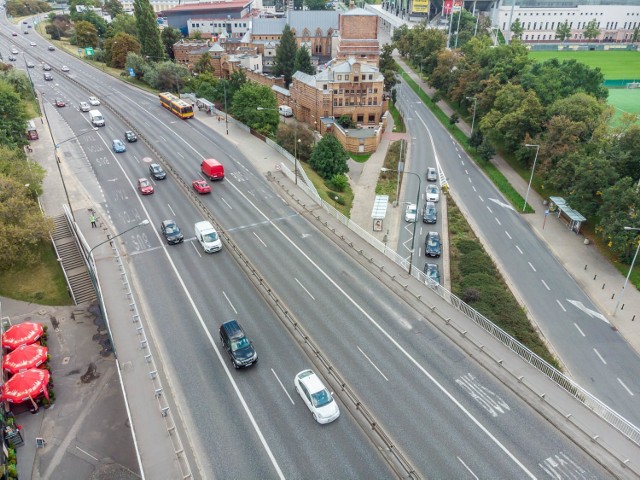 Remont Trasy Łazienkowskiej. Kiedy ruszą prace na wiadukcie?