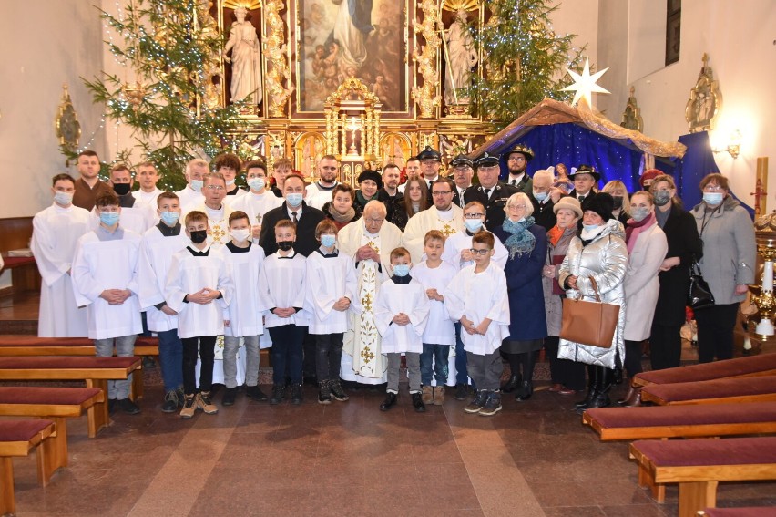 Opalenica: Ksiądz Walerian przeniesiony do Domu Księży Emerytów. Wzruszające pożegnanie księdza przez parafian! Zobaczcie zdjęcia!