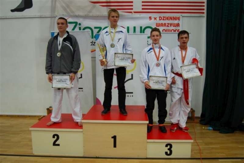 Międzynarodowe medale karateków pleszewskich