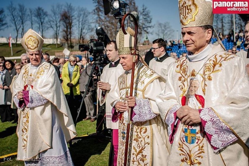 Wałbrzych: Kardynał Stanisław Dziwisz odprawi Mszę Papieską