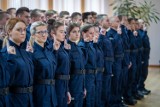 Uroczyste ślubowanie przyjętych do służby Kujawsko-Pomorskich policjantów [zdjęcia].