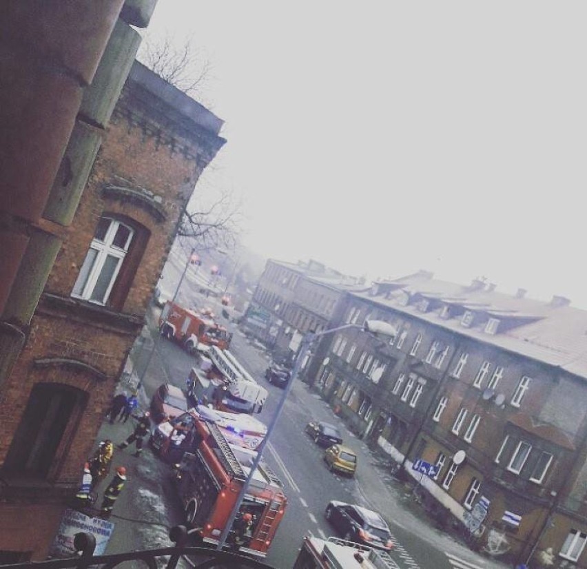 Katowice: Pożar w kamienicy przy Gliwickiej. Dwie osoby ranne