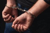 Przestępca w areszcie, ale gotówka zniknęła. 48-latek, który napadł na bank w Kościanie miał atrapę broni 
