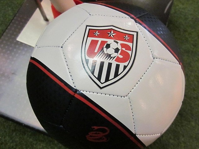 Źródło: http://commons.wikimedia.org/wiki/File:Nike_US_Prestige_Soccer_Ball.JPG