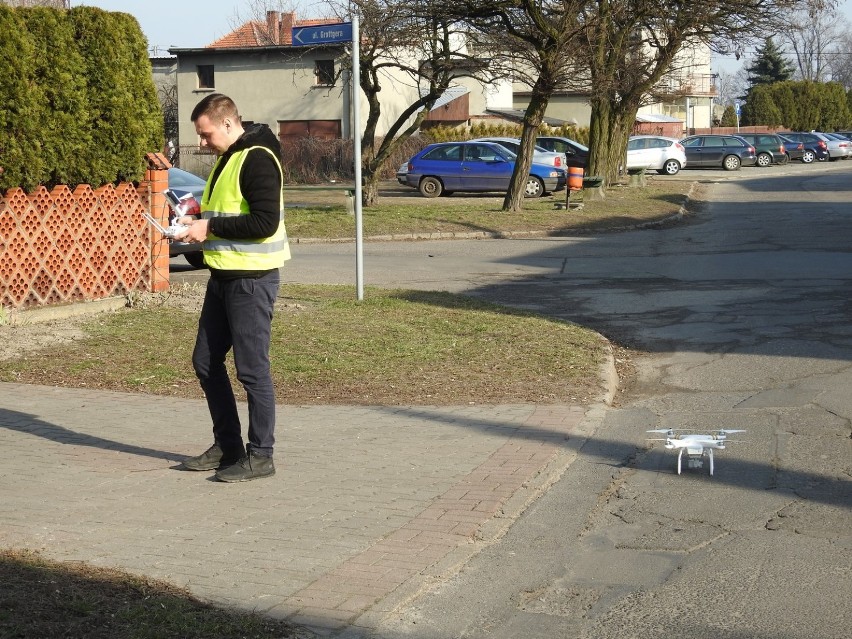 Dron nad Pleszewem sprawdzał, czym palimy w piecach