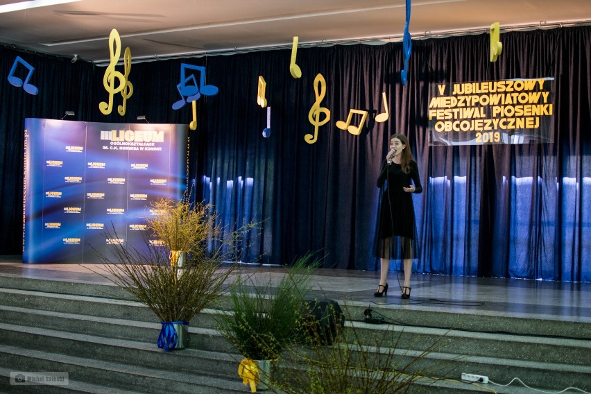III Liceum Ogólnokształcącym im. C.K. Norwida w Koninie  odbył się dziś  jubileuszowy ,V Międzypowiatowy Festiwal Piosenki Obcojęzycznej. 