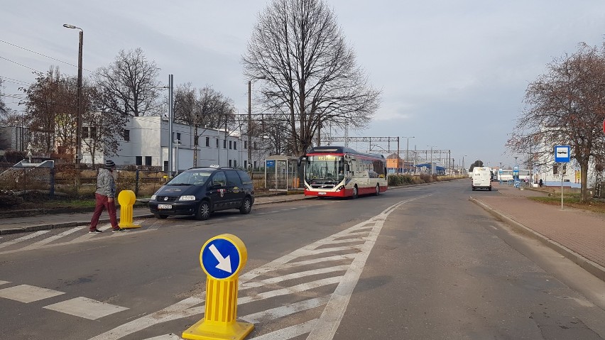 Przystanek na Towarowej - tutaj przeniesiono część autobusów z dworca PKP przez remont Kasprowicza
