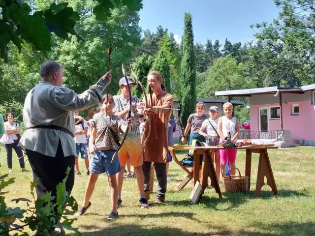 Dwudniowe wydarzenie dla dzieci z gminy Lubsza zorganizowano w oparciu o legendę o rusałce z Murawca.