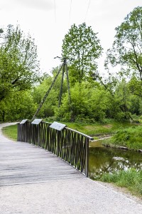 13 najlepszych miejsc na wiosenny spacer pod Warszawą. Gotowe pomysły na weekend