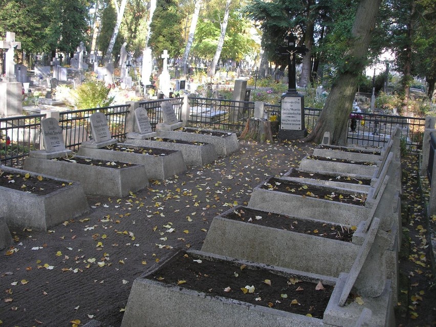 Wejherowskie Powązki - tak często nazywany jest starty cmentarz przy ul. 3 Maja w Wejherowie