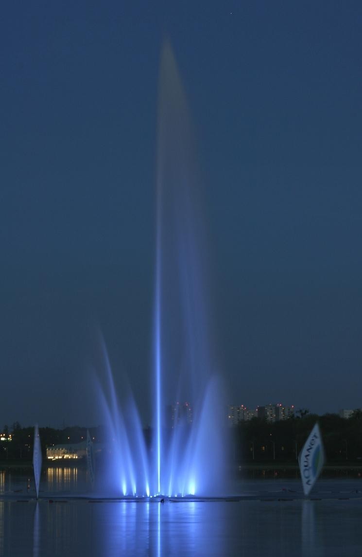 Powraca fontanna na Jeziorze Maltańskim w Poznaniu [ZDJĘCIA]
