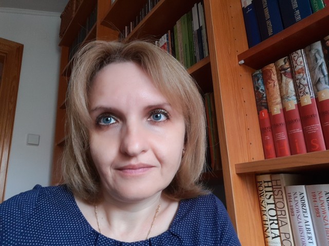 Dr hab. Agnieszka Niekrewicz mieszka w Gorzowie Wielkopolskim. Pracuje w Akademii im. Jakuba z Paradyża.