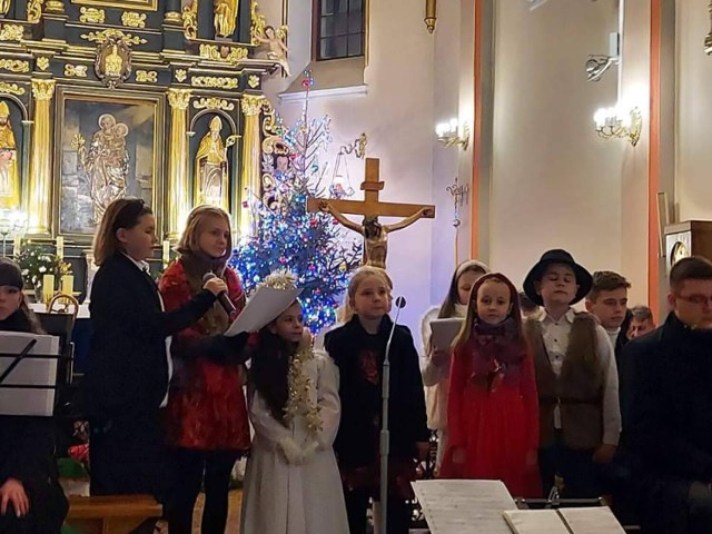 Koncert kolęd w parafii w Grocholicach-Bełchatowie, 24.12.2021