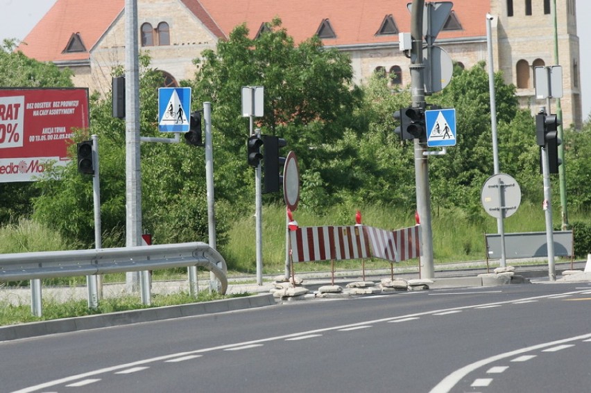 Remont al. Piłsudskiego w Legnicy (ZDJĘCIA)