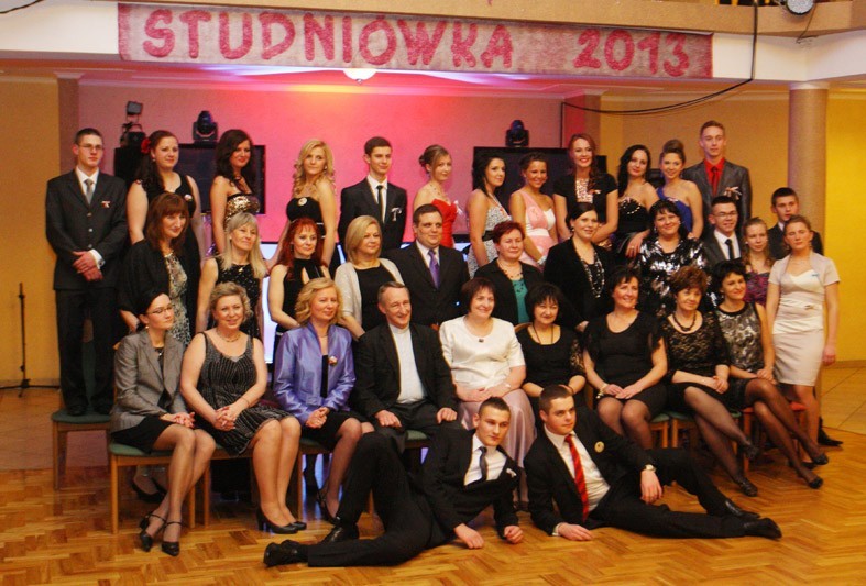 Studniówka 2013 w Piotrkowie - zdjęcia z ekonomika