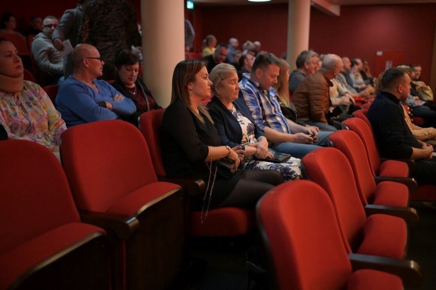 Igor Kwiatkowski wystąpił w teatrze w Grudziądzu....