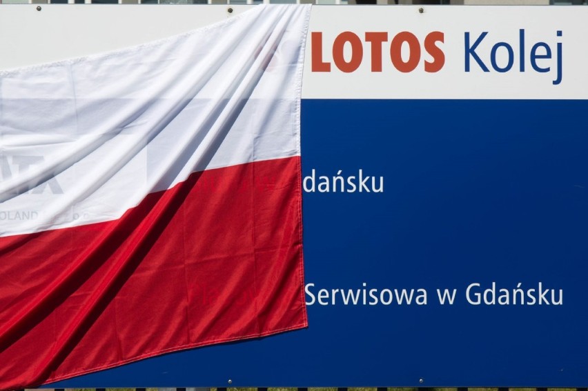 Protest w Lotos Kolej [ZDJĘCIA] Pracownicy wznowili protest [OŚWIADCZENIE Lotosu]