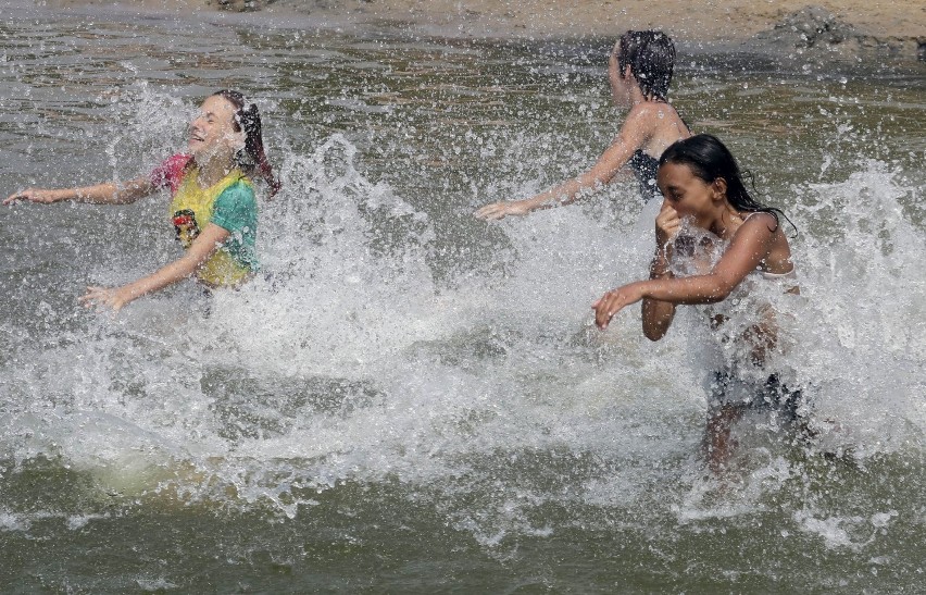 Na plaży miejskiej nad Rudnikiem w Grudziądzu każdego dnia...