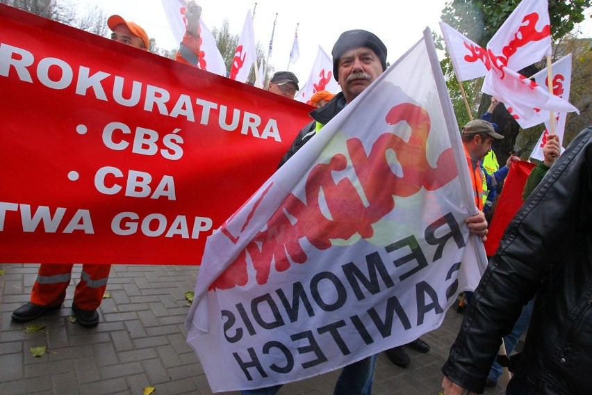 Protest pod siedzibą GOAP - Pracownicy walczyli o miejsca...