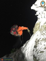 Tatry. Nocna akcja ratowników TOPR na Suchych Czubach. Pomagali dwójce turystów [ZDJĘCIA]